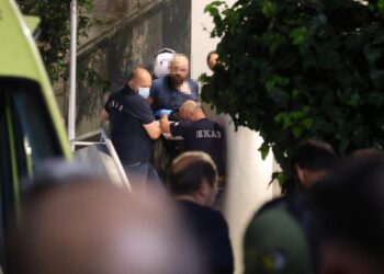 Περιστατικό ενδοοικογενειακής βίας στο Ηράκλειο: Με πολλαπλές μαχαιριές η 30χρονη που δέχθηκε επίθεση από το σύντροφό της 50 Περιστατικό ενδοοικογενειακής βίας στο Ηράκλειο: Με πολλαπλές μαχαιριές η 30χρονη που δέχθηκε επίθεση από το σύντροφό της